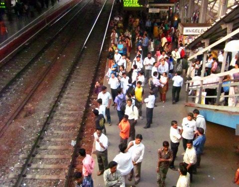 Smells in Bombay’s Local Train