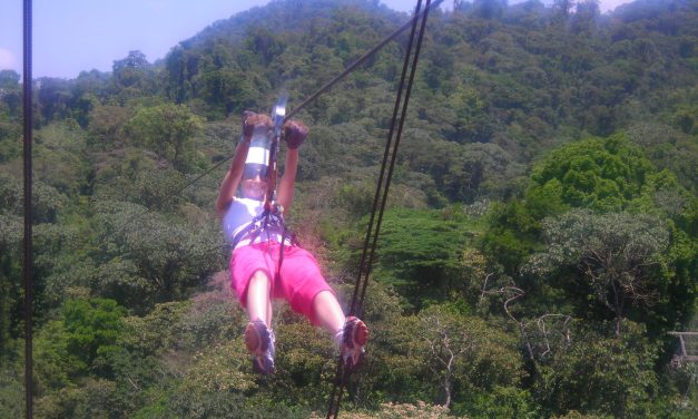 Ziplining Arenal