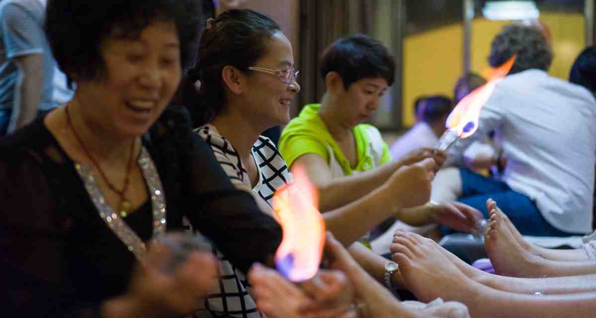 China: Fiery Foot Massage!
