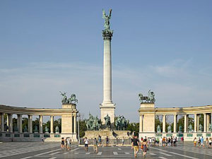  Heroes? Square (H?s?k tere), Budapest, Hungary, Europe 